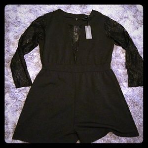 🙈SEXY BLK LACE ROMPER🙈